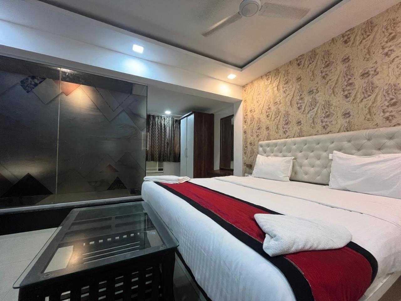 Arsh Executive Inn Dive Екстериор снимка